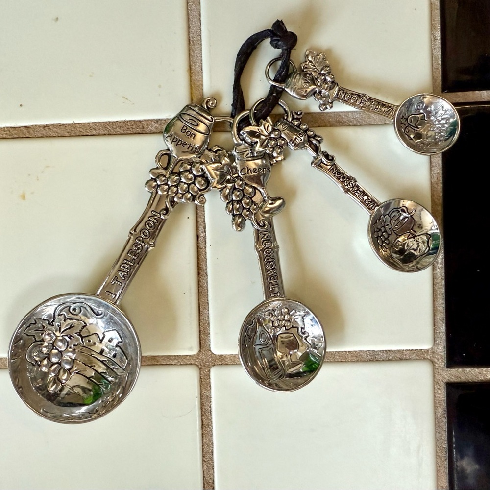 WINE MEASURING SPOONS SET BY GANZ EMBOSSED ZINC ALLOY SEEN ON FOOD NETWORK - Picture 1 of 6